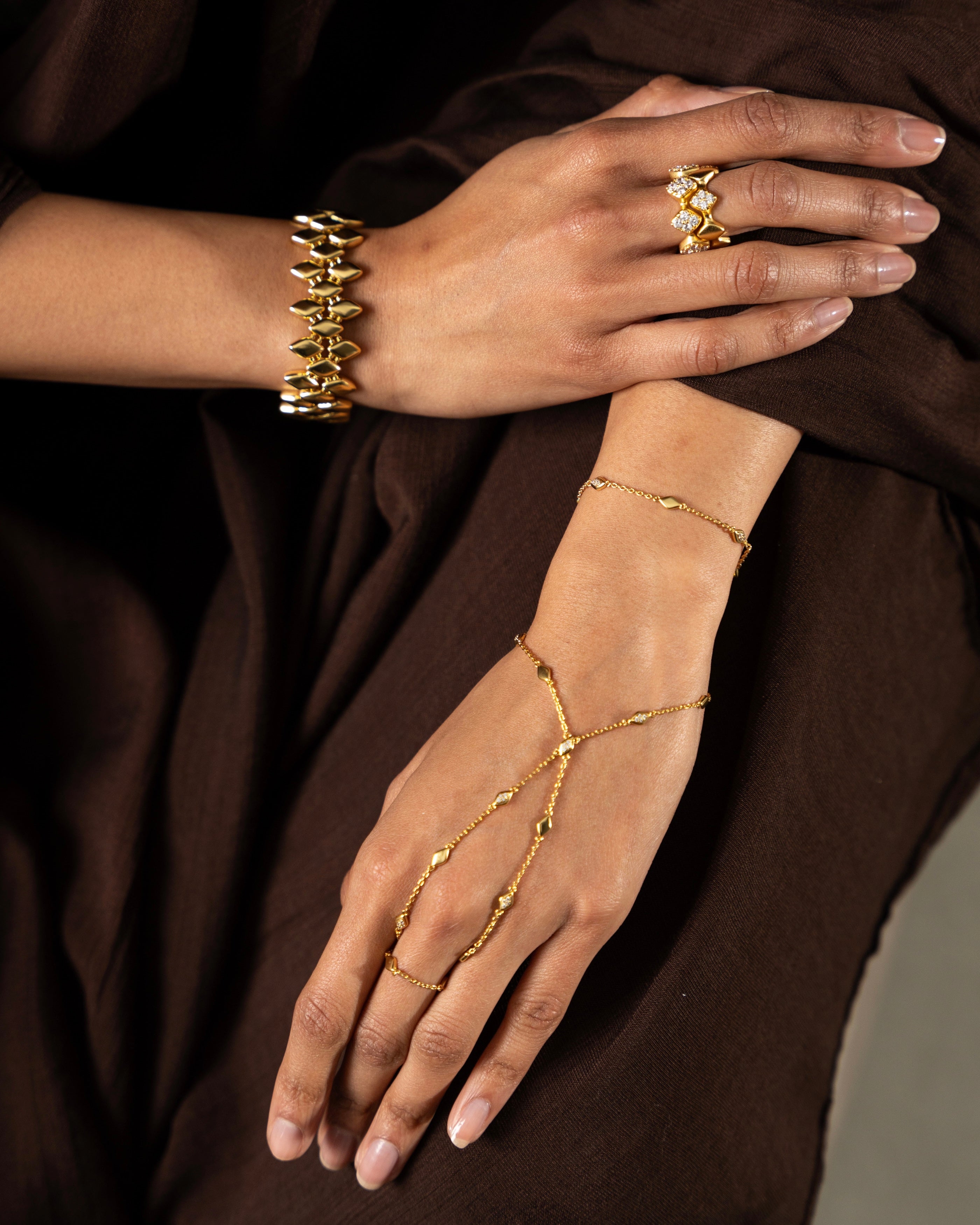 Velma Hand Chain - Gold